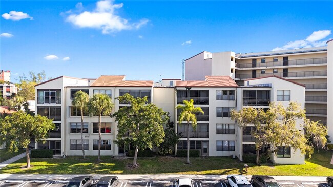 Building Photo - 2312 S Cypress Bend Dr