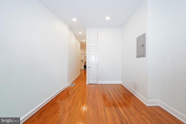 Building Photo - 168 Kalos St