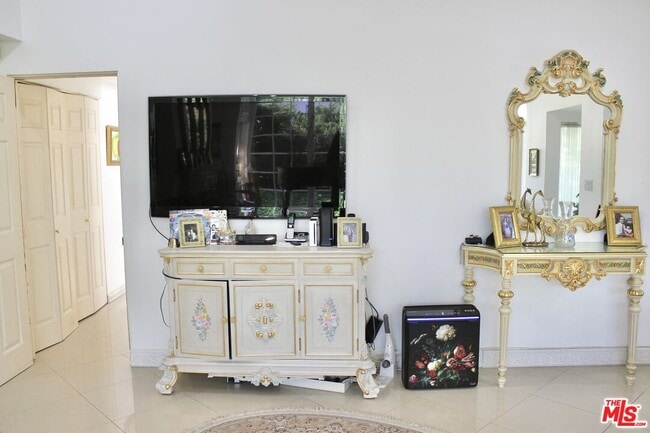 Building Photo - 1265 Bienveneda Ave