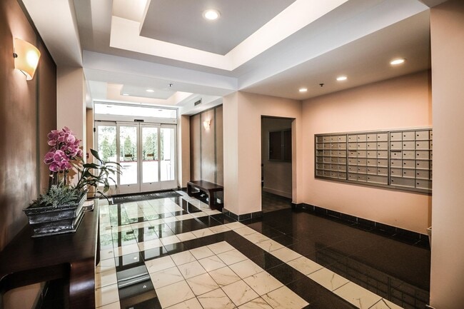 Building Photo - Spacious Jr. 1 Bedroom near Levi's Plaza |...