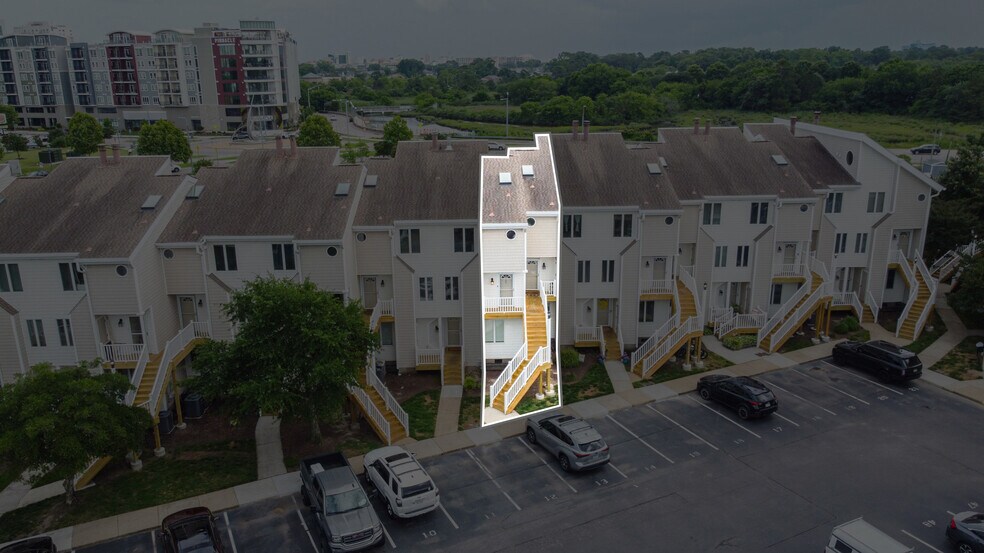 Building Photo - 100 Pinewood Rd