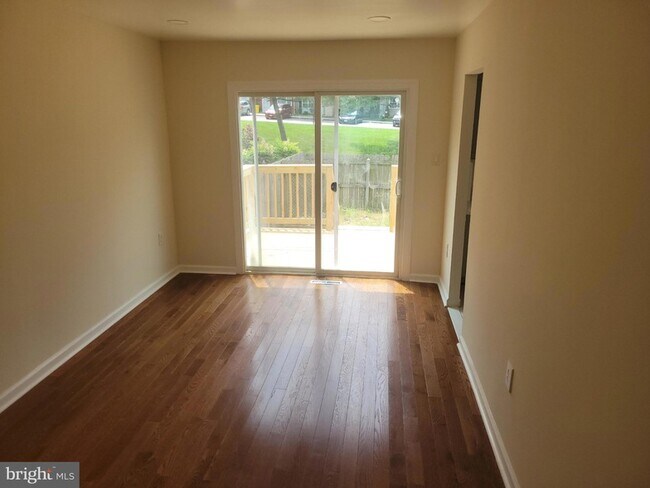 Building Photo - 532 Millshire Dr