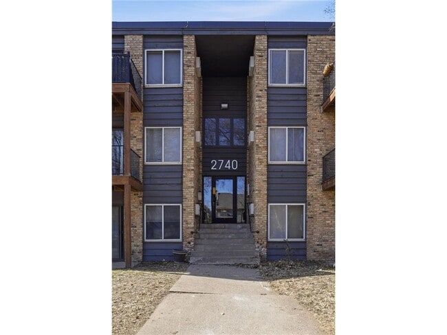 Building Photo - 2740 Pleasant Ave