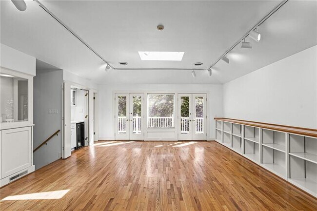 Building Photo - 1315 Denniston St