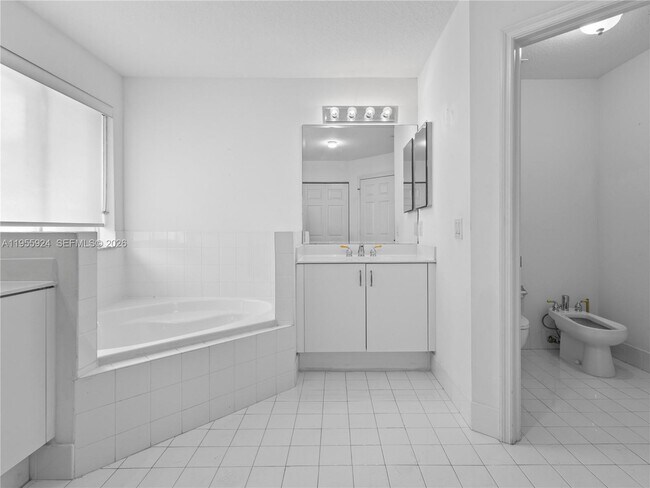 Building Photo - 11186 NW 73rd Terrace