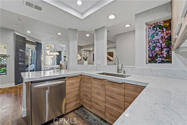 Building Photo - 5 Baycrest Pl