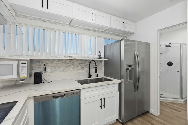 Building Photo - 5590 Shasta Ln