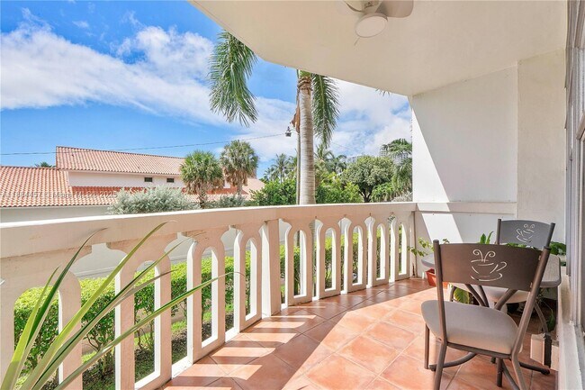 Building Photo - 3199 S Ocean Dr