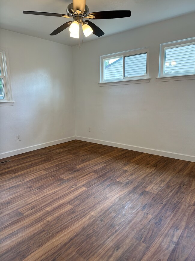 Building Photo - 425 Cold Spring Rd