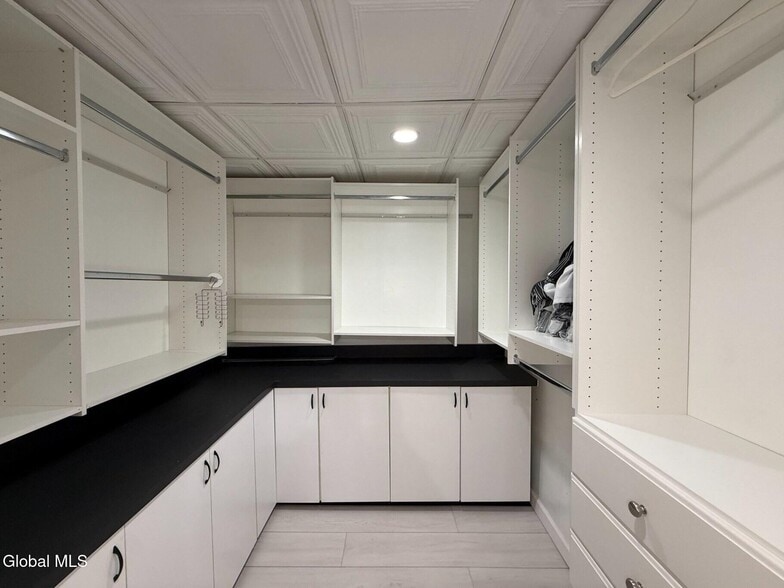 Building Photo - 27 McElwain Ave