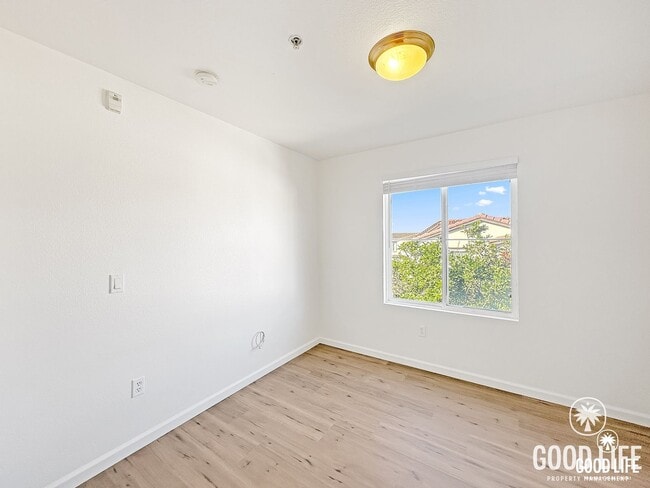 Building Photo - Luxury 3-Level Residence | Designer Remodel in San Diego