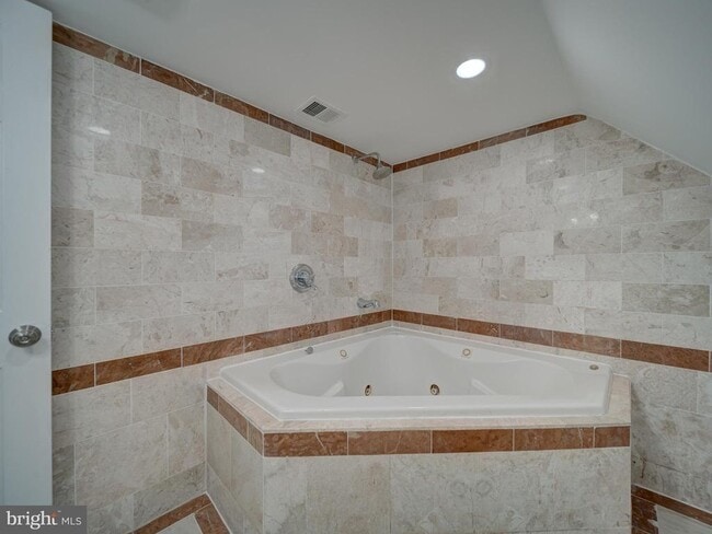 Building Photo - 11301 Gatesborough Ln
