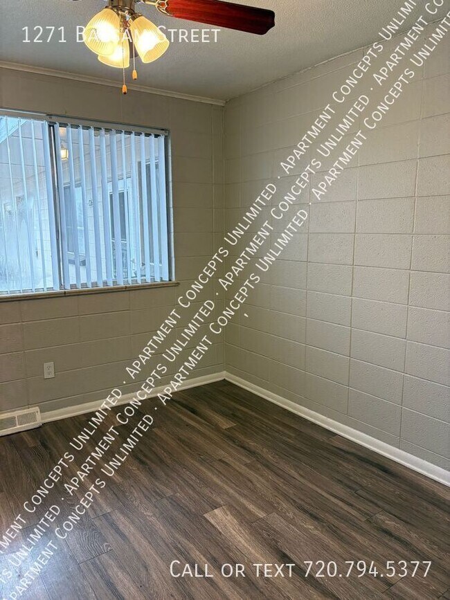 Building Photo - 1271 Balsam St