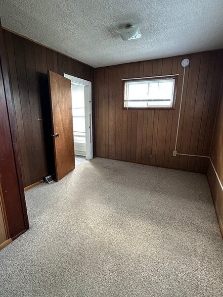 Building Photo - 528 Niagara St