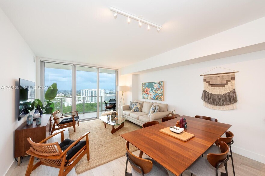 Building Photo - 16385 Biscayne Blvd