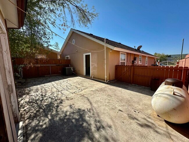 Building Photo - 3023 Potomac Loop