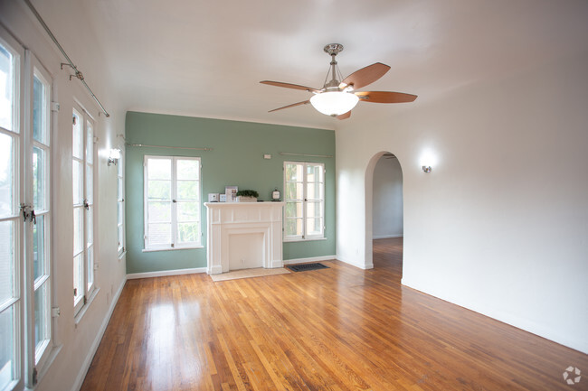 2BR, 1.5 BA - 221 S Gramercy Pl