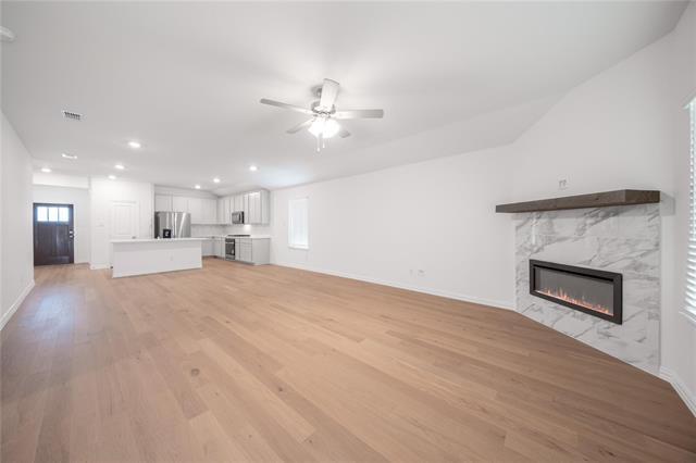 Building Photo - 1610 Dove Dr