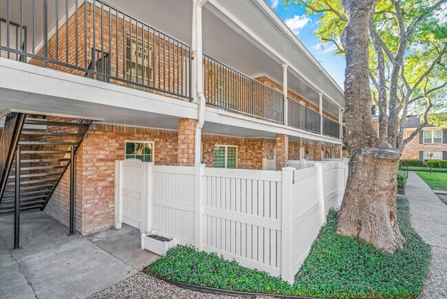 Building Photo - 14333 Memorial Dr