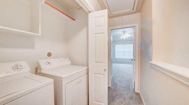 Building Photo - 8743 Thistlemoor Ln