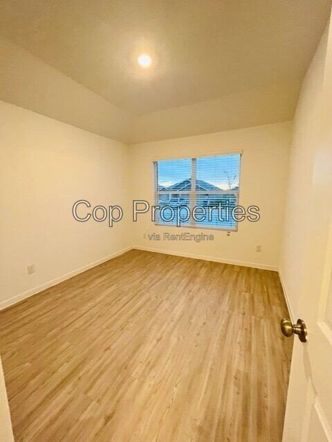 Building Photo - 10419 Beachball Bnd