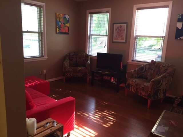 Building Photo - 431 3rd St