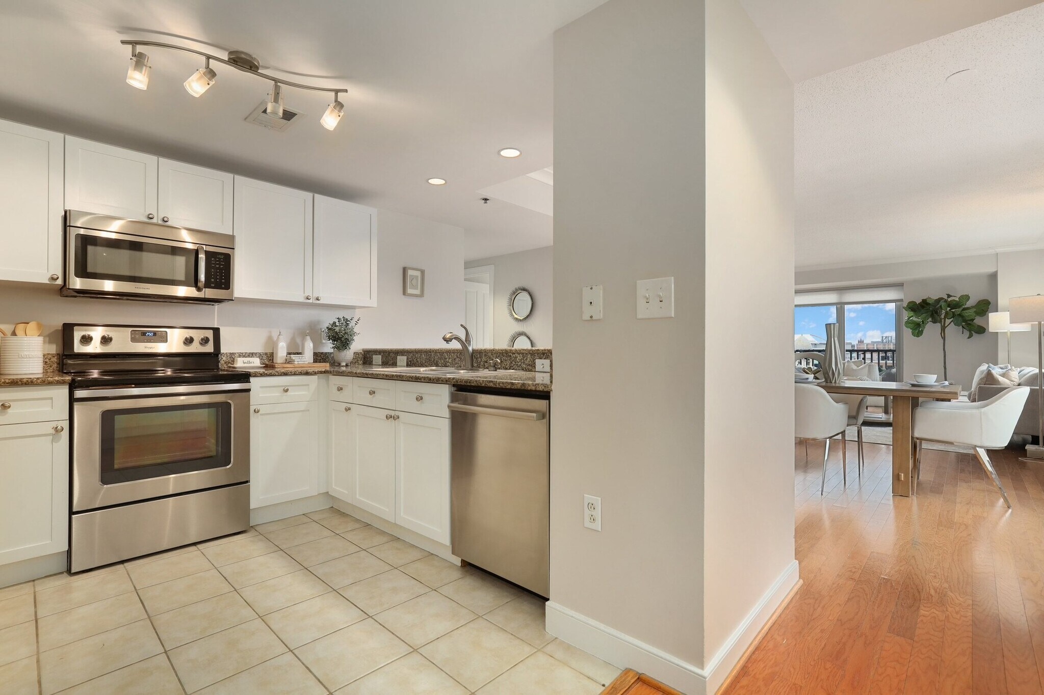 Building Photo - 777 7th St NW