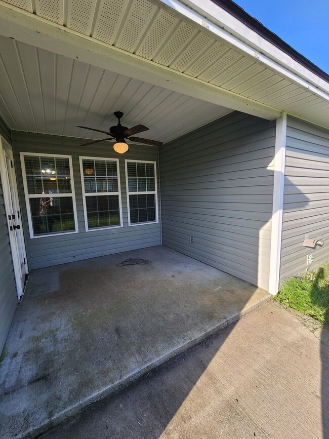 Building Photo - Beautiful 4-Bedroom Home with Fenced Yard in Highly Desirable Nelson Hill Subdivision!