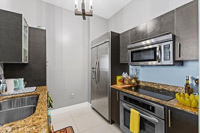 Building Photo - 550 Okeechobee Blvd