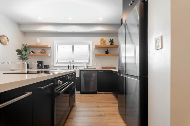 Building Photo - 2360 SW 12th St