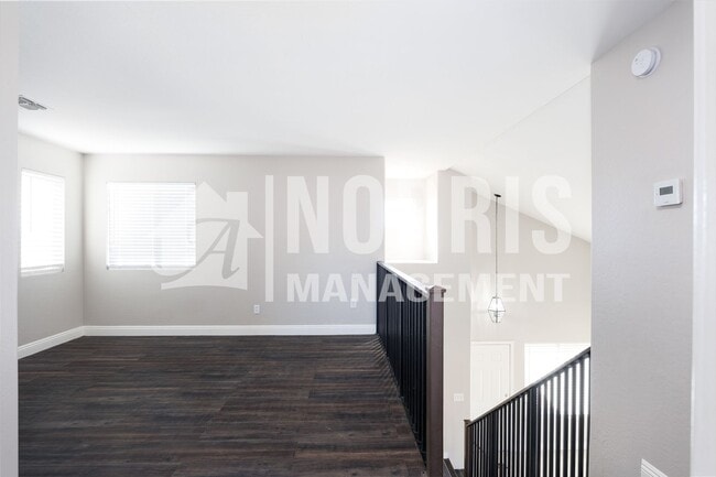 Building Photo - Beautiful Updated Home with ALL Appliances