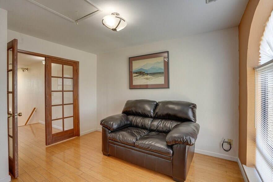 Building Photo - 420 Phoenix Cir