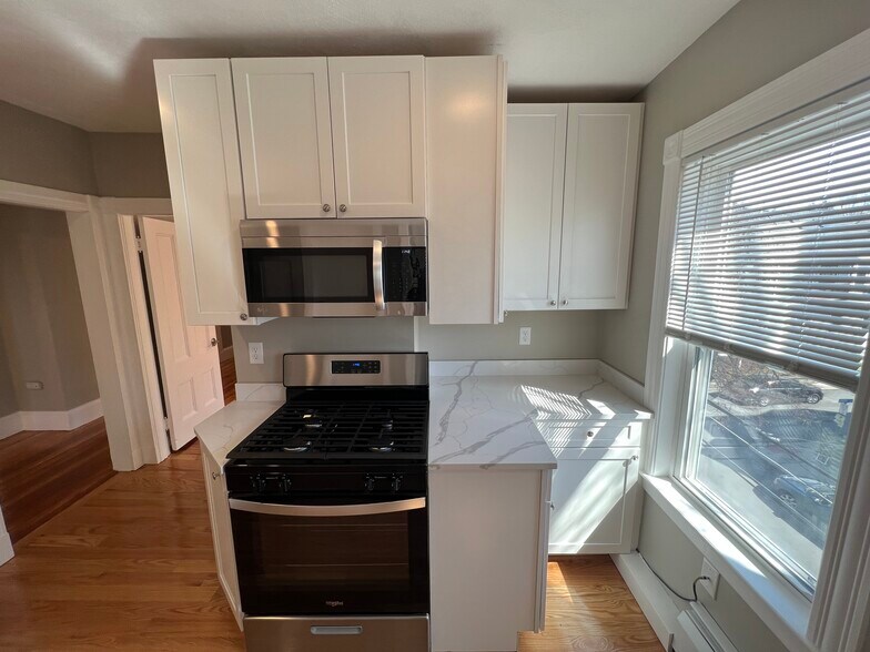 Building Photo - 2 Gilson Ter