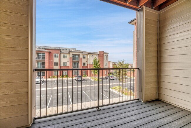 Building Photo - $1,775 - 2 Bed, 2 Bath Condo in Aurora wit...