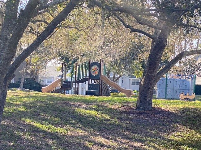 Building Photo - RENT SPECIAL-Regency Park at Lake Mary Corner Unit with Wrap-Around Balcony!