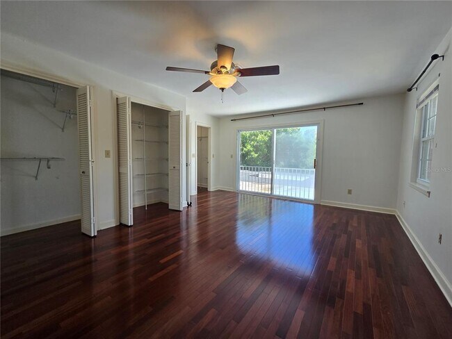 Building Photo - 300 Cypress Creek Cir