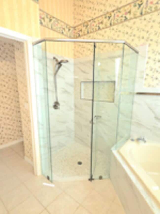 Building Photo - 691 Lakeworth Cir