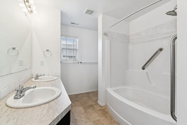 Building Photo - 11416 W Colorado River St