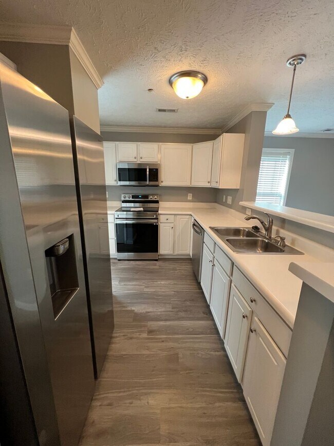 Building Photo - 3310 Harbour Pointe Pl