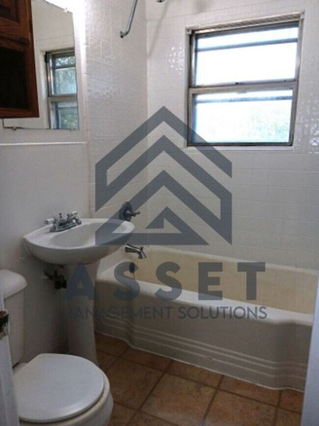 Building Photo - 3 Bedroom Rent to Own Home Available For Lease & Rent to Own!