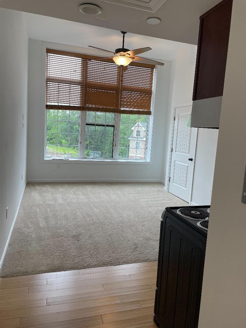 Building Photo - 8 Grove St