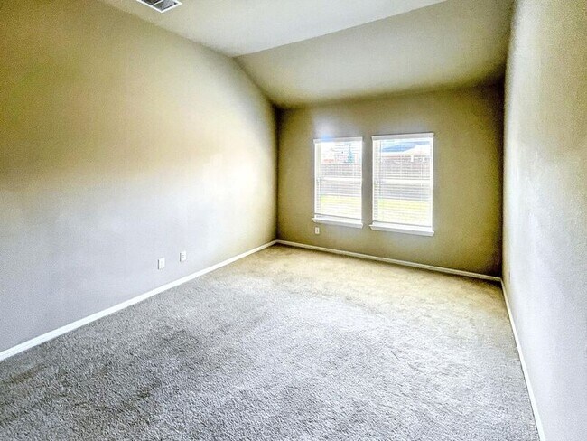 Building Photo - 8729 Heliotrope Ln