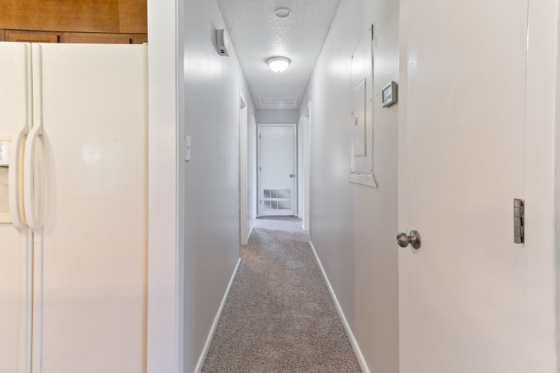 Building Photo - 6118 Lexington Dr