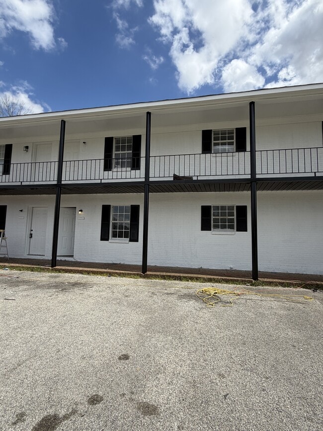 Building Photo - 1278 Fairground Rd