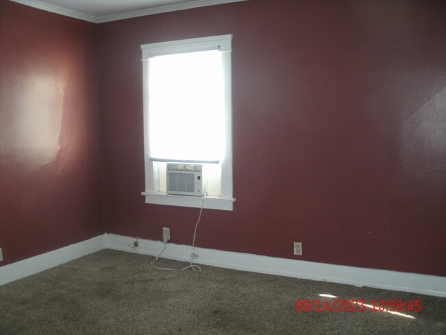 Building Photo - 1056 E 1st St