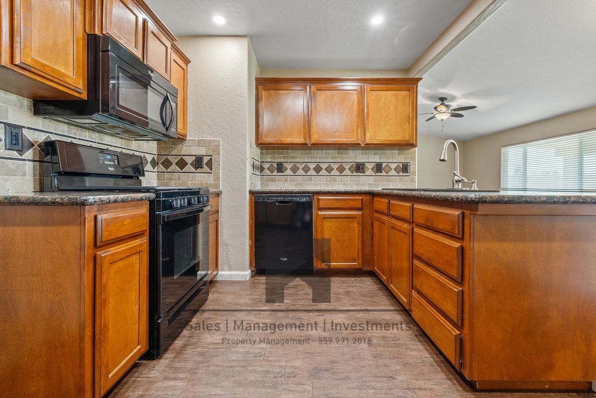 Building Photo - 2756 Sauvignon St