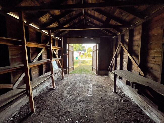 Building Photo - Cozy Kenton Home with Fenced Yard, Shed