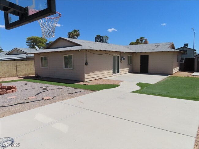 Building Photo - 5071 Orinda Ave