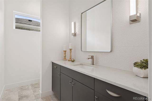 Building Photo - 1117 S Madison St