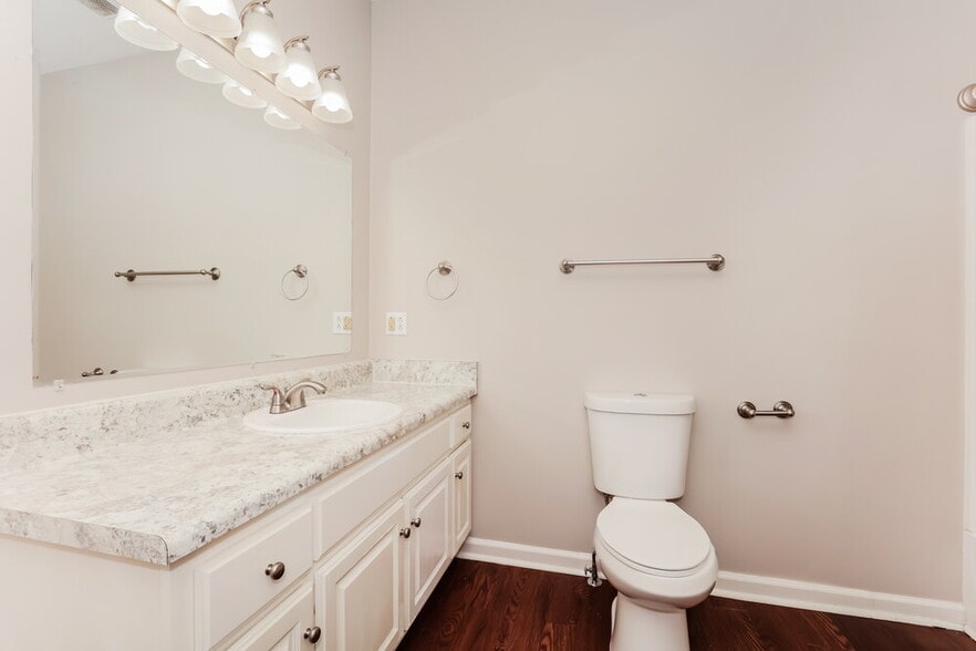Building Photo - 1513 Bell Trace Dr